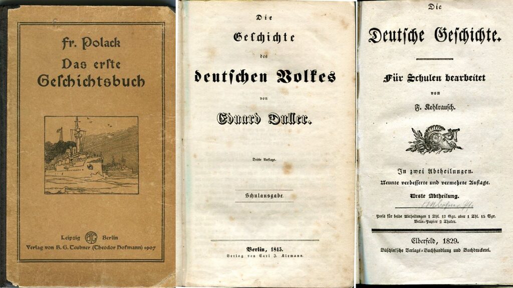 Aufgeschlagene Titelseiten historischer Schulbücher aus dem Archiv der Zeitreise-Manufaktur